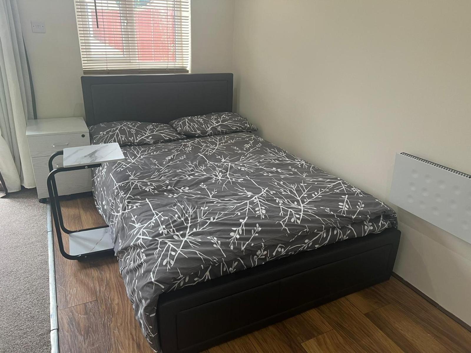 Modern Studio In Rayners Lane Pinner Harrow Near Wembley Greater London Exterior photo